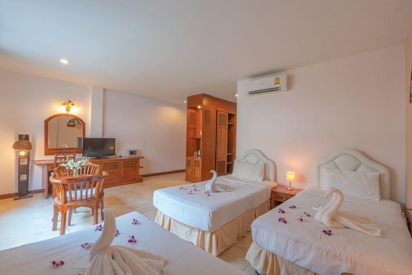 Bangla Star Hotel Phuket Exterior photo