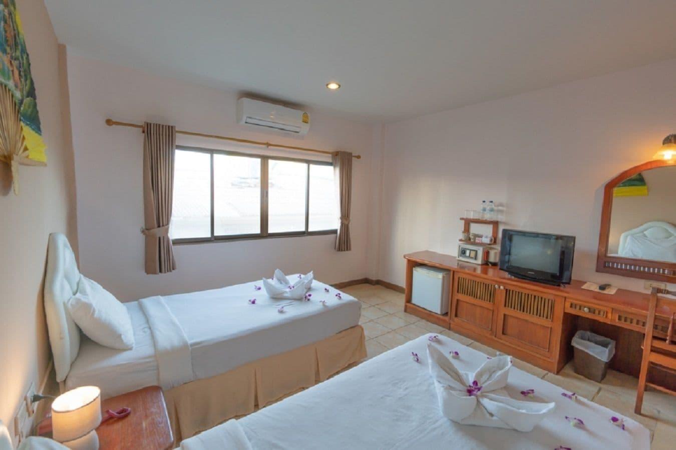 Bangla Star Hotel Phuket Exterior photo